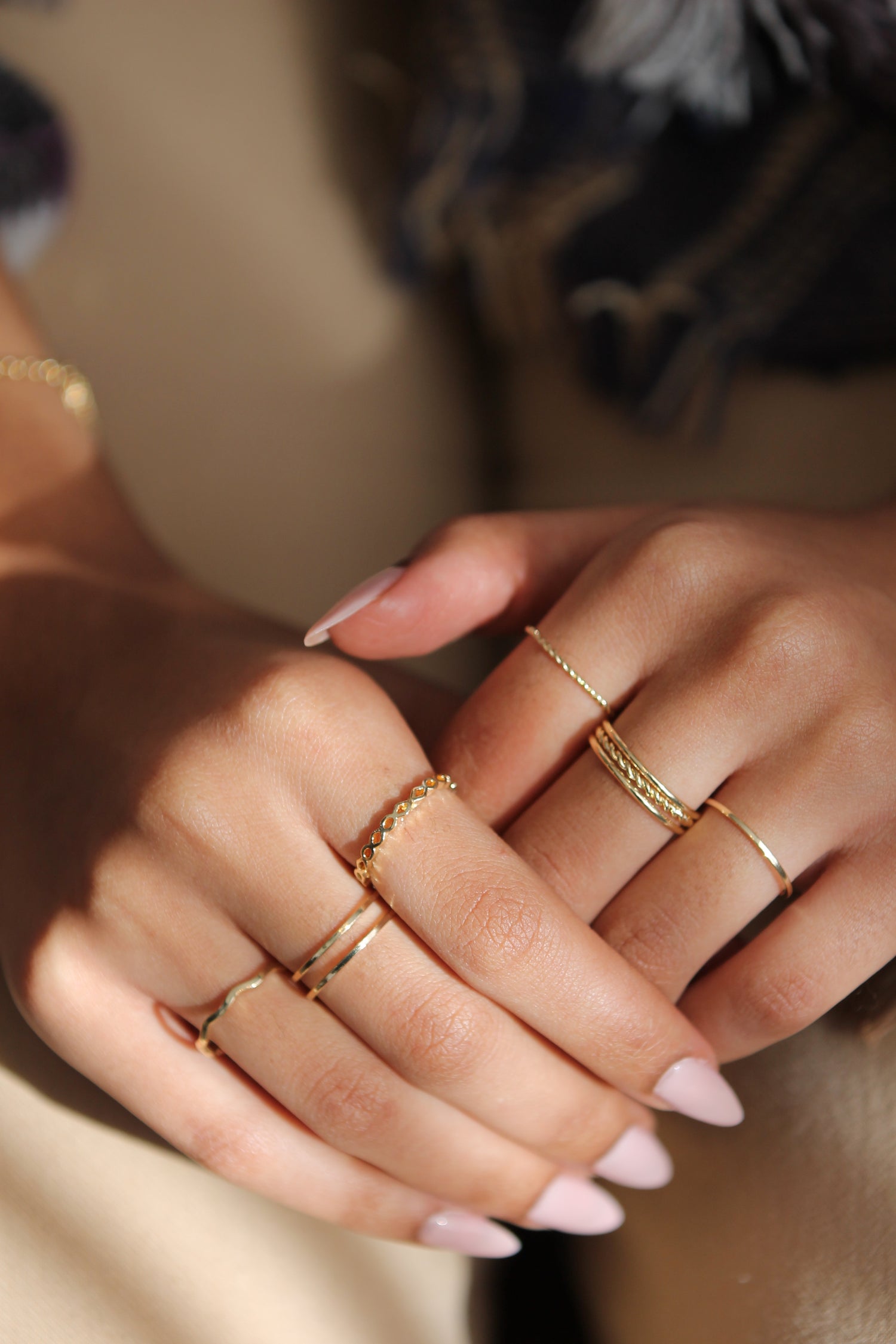 Juego de 6 anillos delicados bañados en oro de 14 k