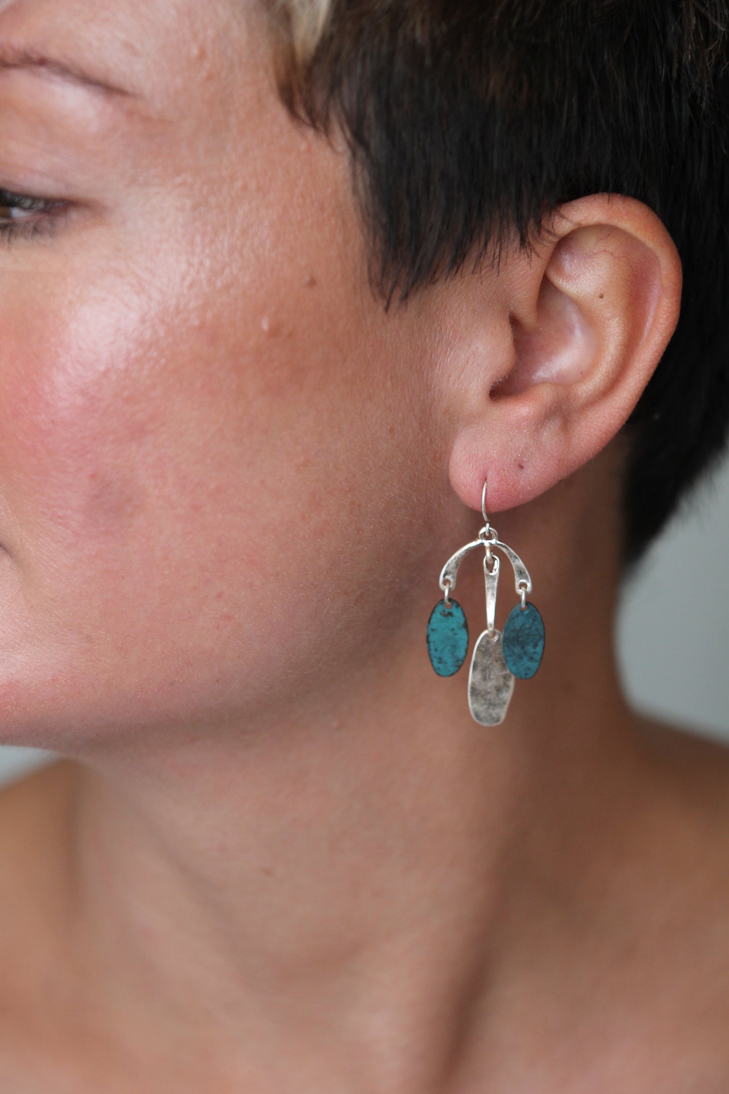 Pendientes de plata y piedra verde azulado