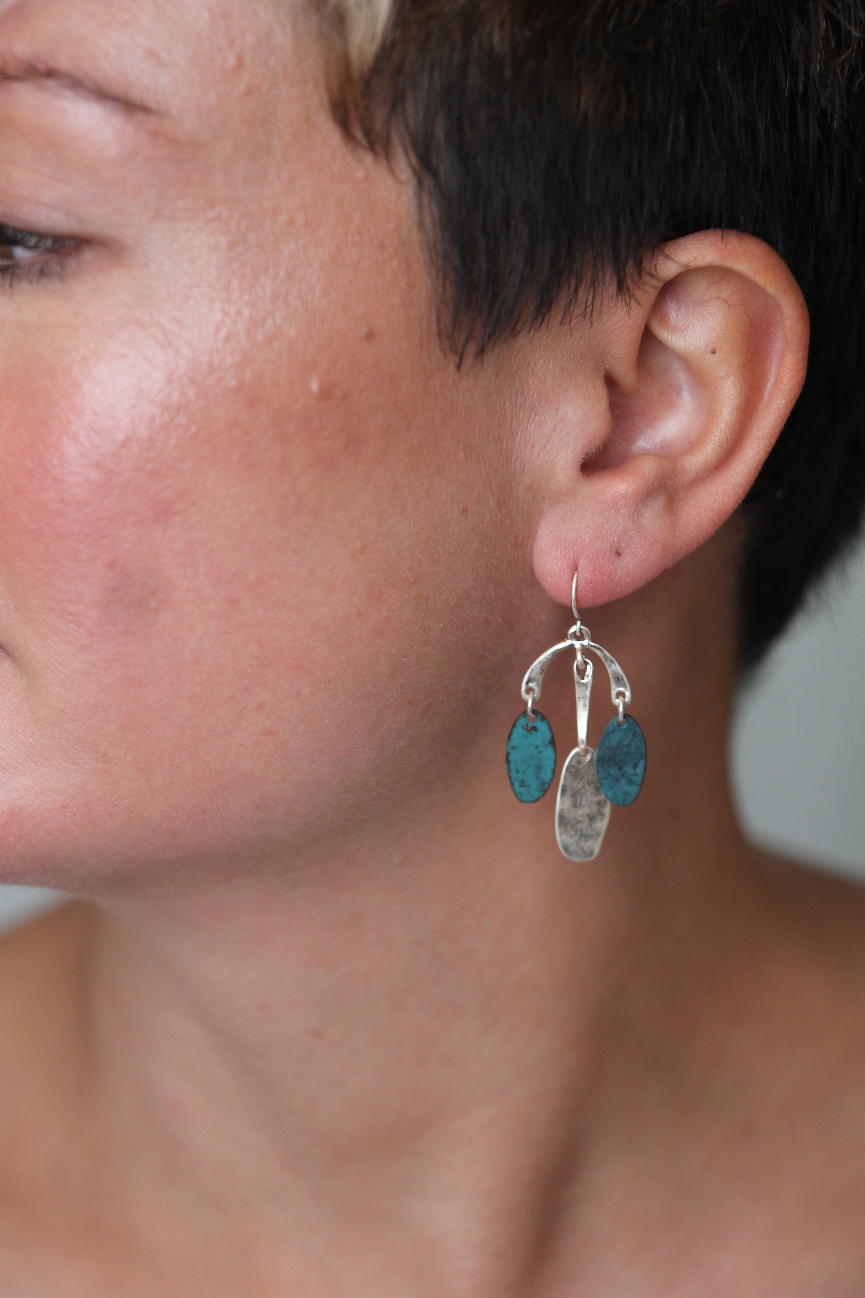 Pendientes de plata y piedra verde azulado